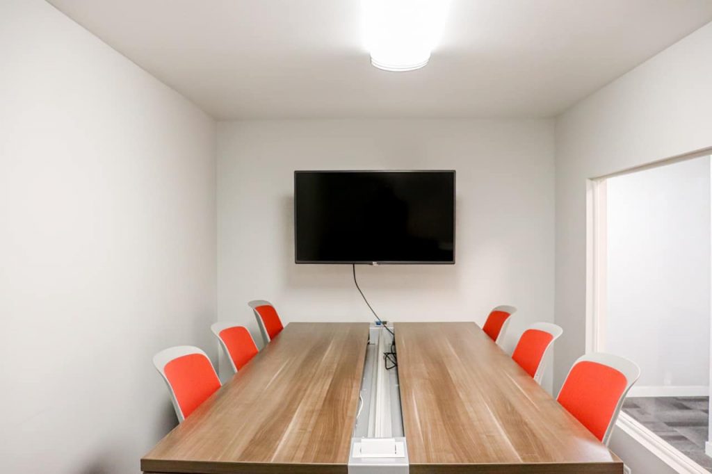 Resident conference room at Cougar Ridge