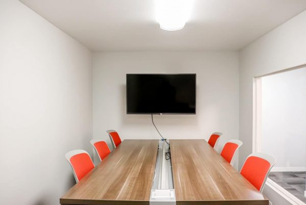 Resident conference room at Cougar Ridge
