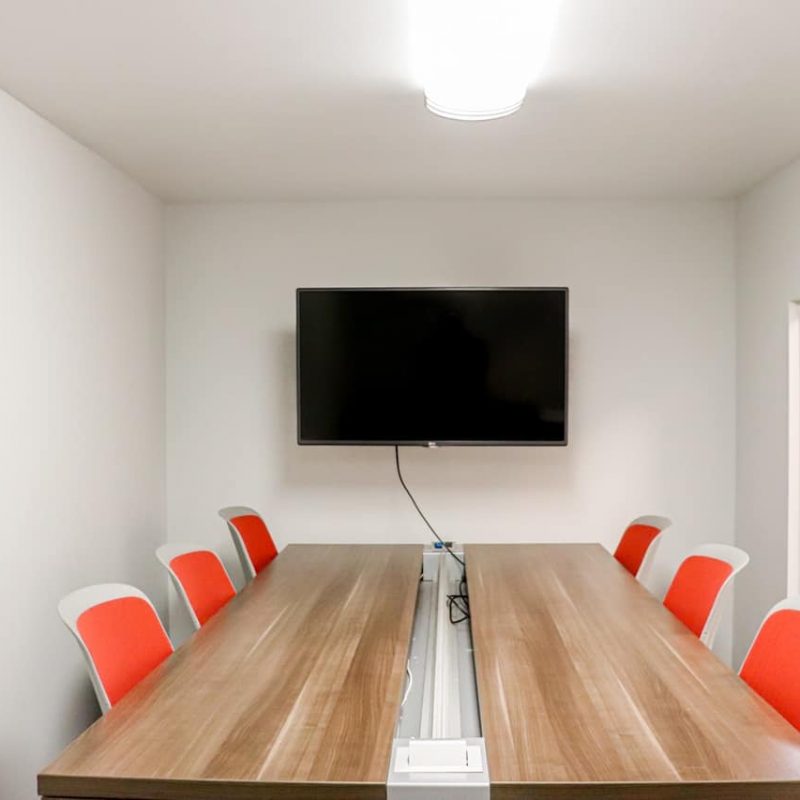 Resident conference room at Cougar Ridge